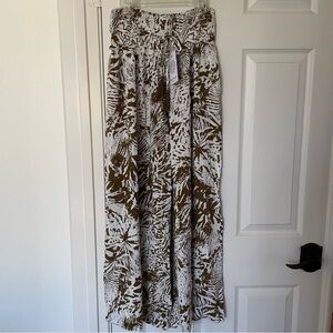 M: Palazzo Pants Wide Leg High Rise Brown/White Neutral Tropical Print NWT New!